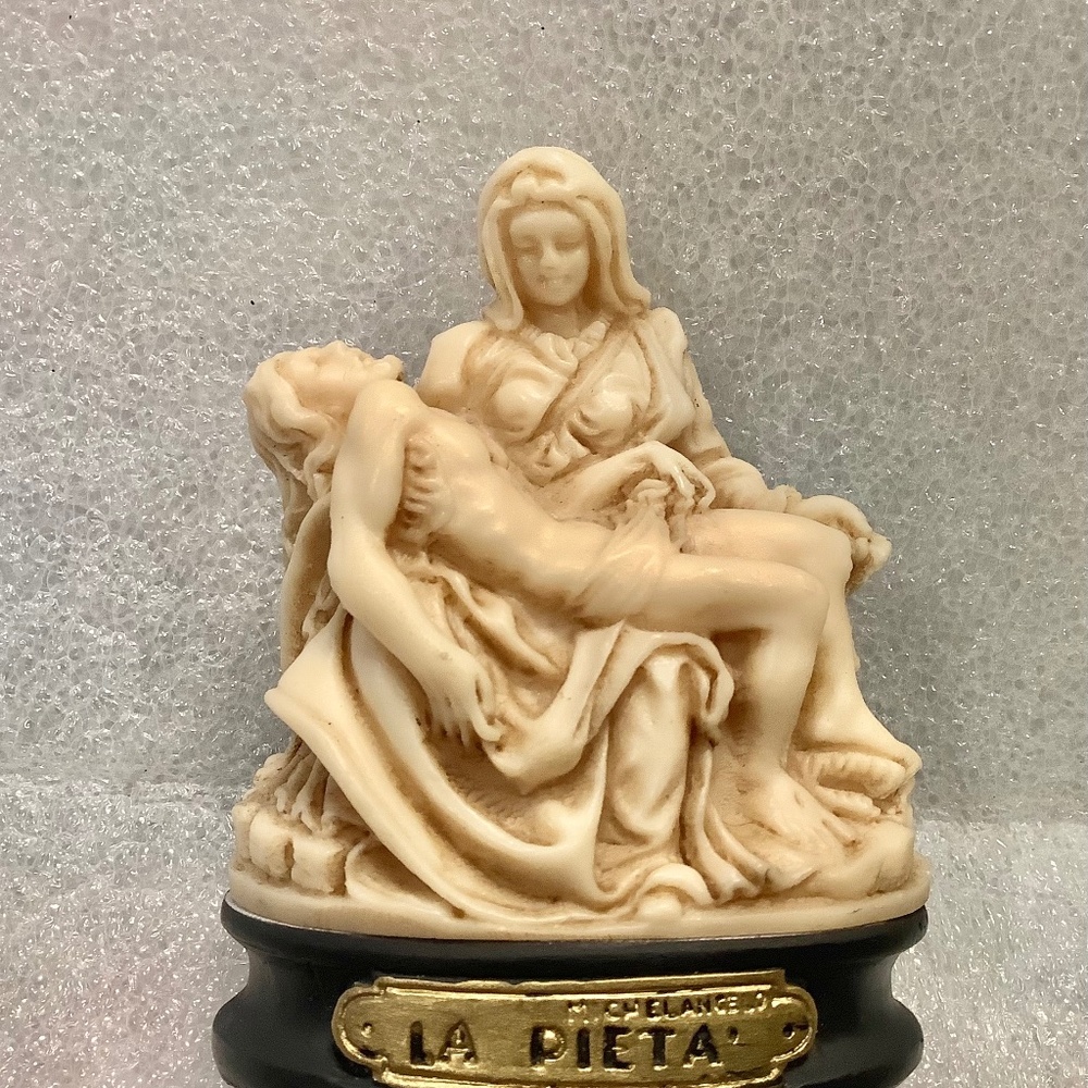 Vintage Miniature La Pieta Figurine Souvenir of Rome Italy